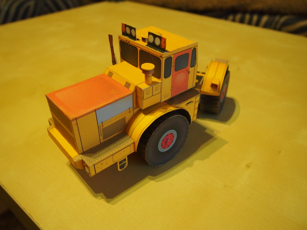 Traktor (Plná velikost v novém okně) Traktor