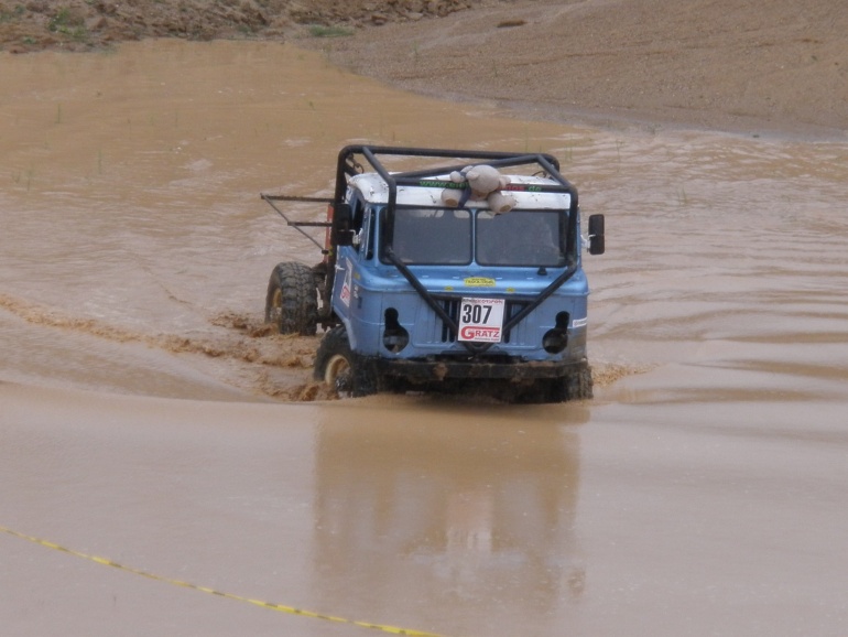 Truck trial Ujkovice 2010 (Plná velikost v novém okně) Truck trial Ujkovice 2010