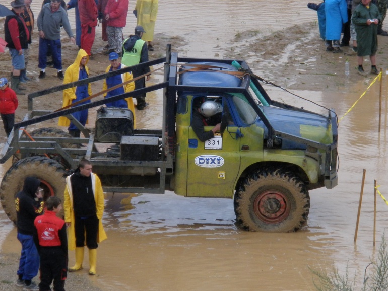Truck trial Ujkovice 2010 (Plná velikost v novém okně) Truck trial Ujkovice 2010