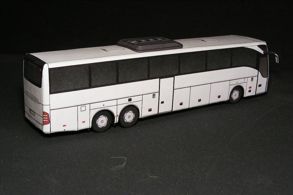 Mercedes-Benz Tourismo L (Plná velikost v novém okně) Mercedes-Benz Tourismo L