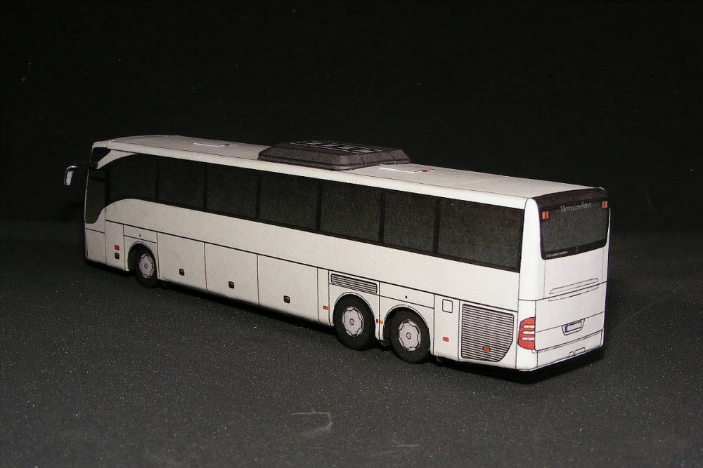 Mercedes-Benz Tourismo L (Plná velikost v novém okně) Mercedes-Benz Tourismo L