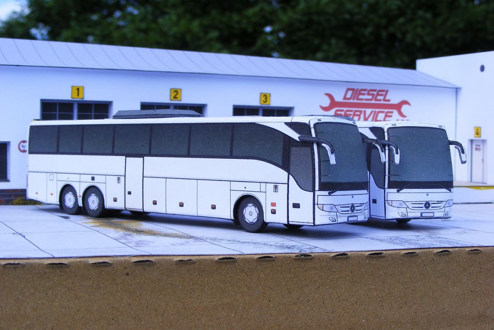 Mercedes-Benz Tourismo L (Plná velikost v novém okně) Mercedes-Benz Tourismo L