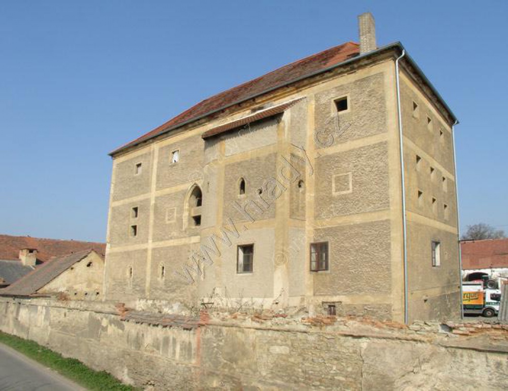 Tvrz Litovice (Plná velikost v novém okně) Tvrz Litovice