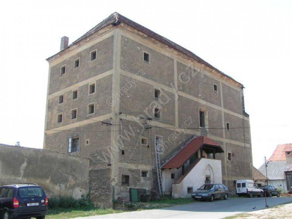Tvrz Litovice (Plná velikost v novém okně) Tvrz Litovice