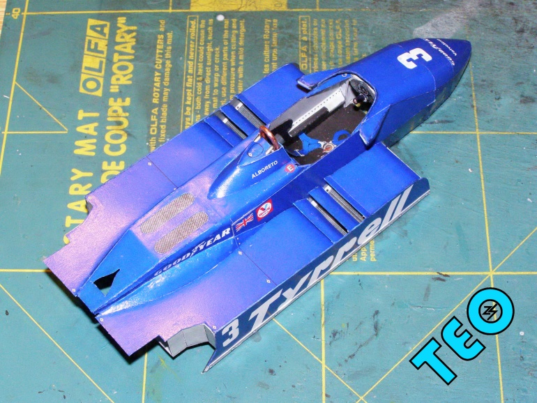 Tyrrell 011 (Plná velikost v novém okně) Tyrrell 011