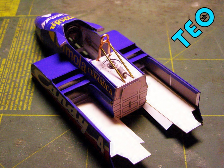 Tyrrell 011 (Plná velikost v novém okně) Tyrrell 011