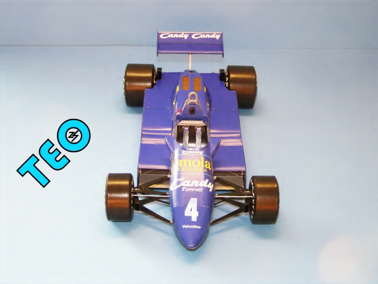 Tyrrell 011 (Plná velikost v novém okně) Tyrrell 011