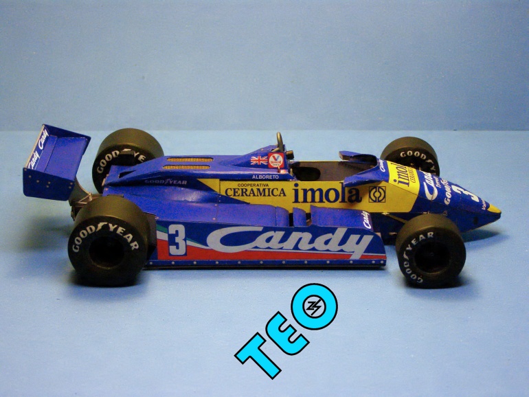 Tyrrell 011 (Plná velikost v novém okně) Tyrrell 011