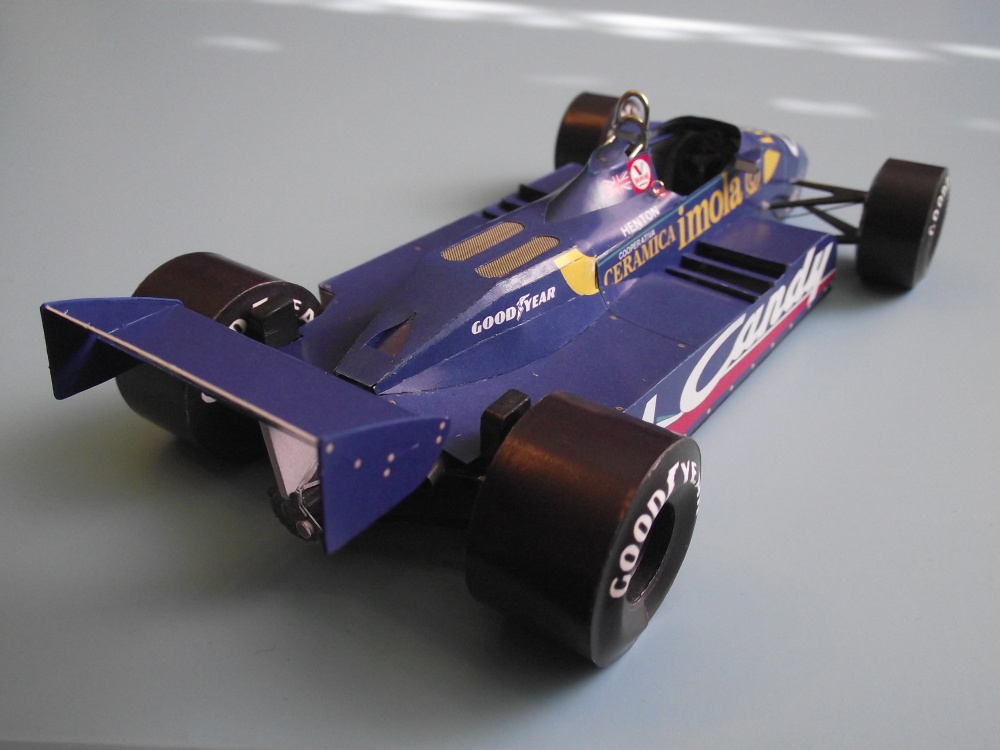 Tyrrell 011 Henton (Plná velikost v novém okně) Tyrrell 011 Henton