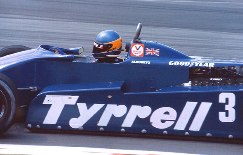 Tyrrell 011 (Plná velikost v novém okně) Tyrrell 011