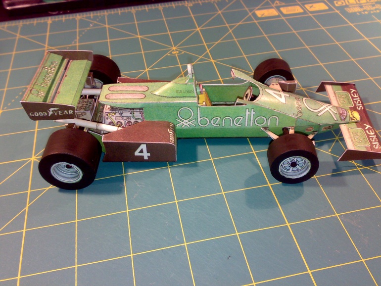 Tyrrell 011B, 1983 (Plná velikost v novém okně) Tyrrell 011B, 1983