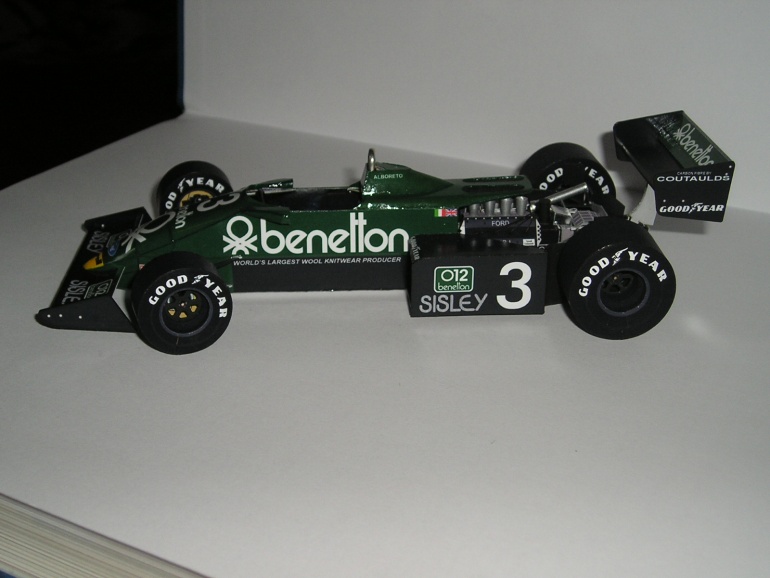 Tyrrell 011B přestavba z Tyrrell 011 (Plná velikost v novém okně) Tyrrell 011B přestavba z Tyrrell 011