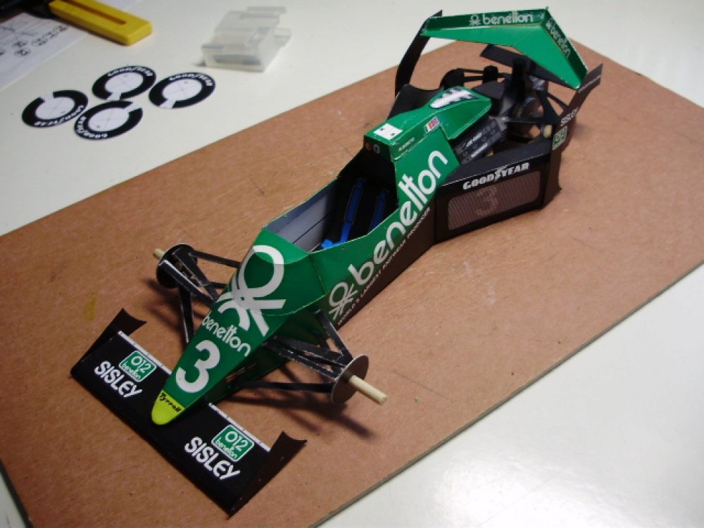 Tyrrell 012/1 - 1983 (Plná velikost v novém okně) Tyrrell 012/1 - 1983