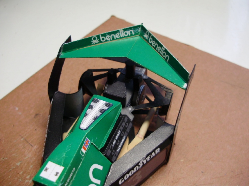 Tyrrell 012/1 - 1983 (Plná velikost v novém okně) Tyrrell 012/1 - 1983