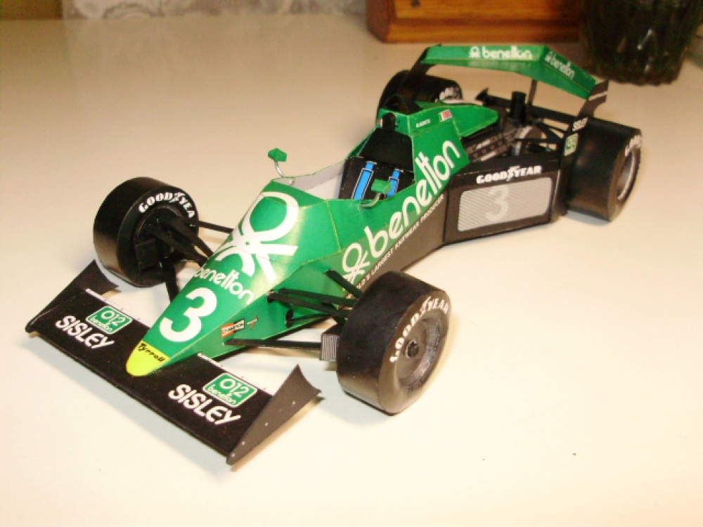 Tyrrell 012/1 - 1983 (Plná velikost v novém okně) Tyrrell 012/1 - 1983