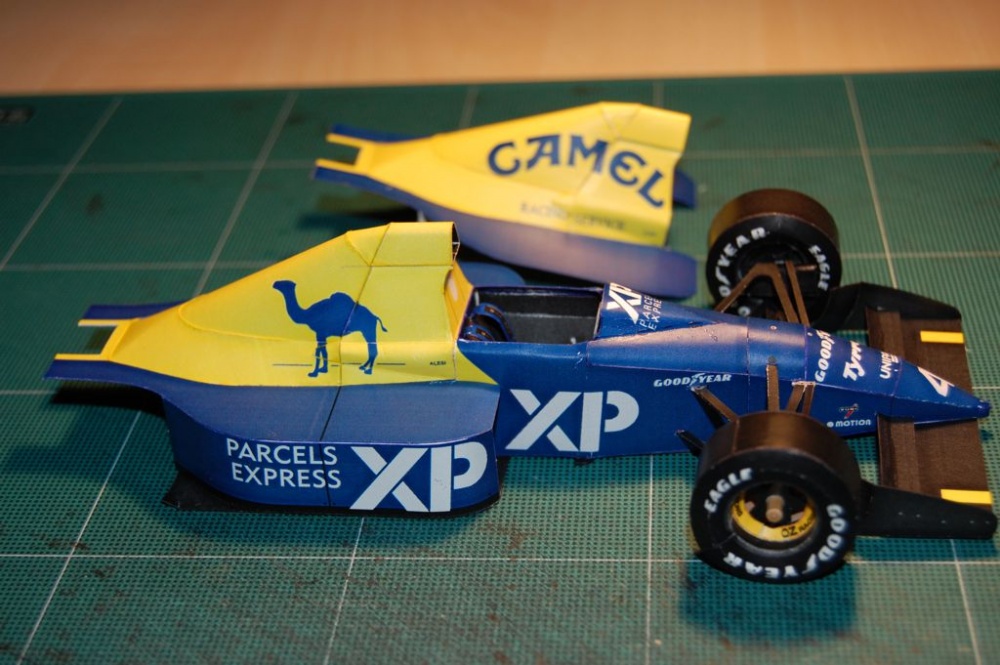 Tyrrell 018 1989-1990 (Plná velikost v novém okně) Tyrrell 018 1989-1990