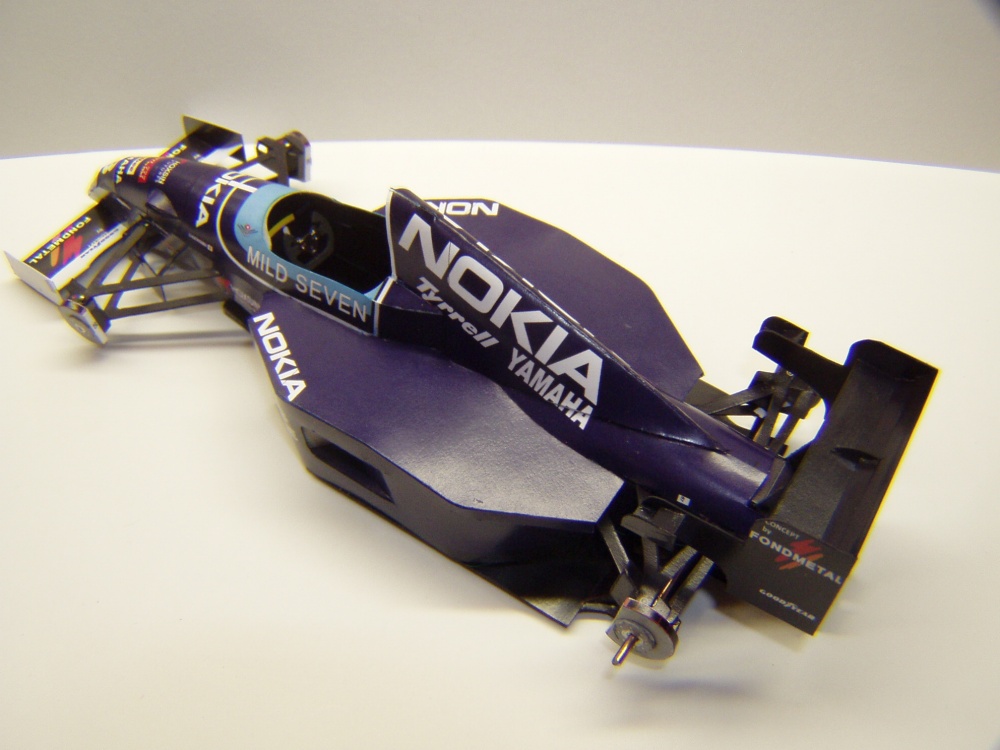 Tyrrell 023, 1995, U. Katayama, GP Brazílie (Plná velikost v novém okně) Tyrrell 023, 1995, U. Katayama, GP Brazílie