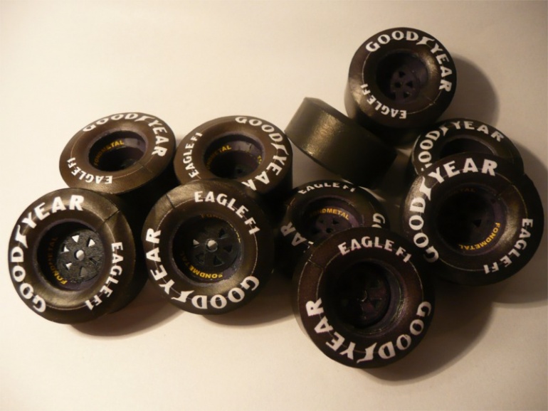 Tyrrell DG/016 (Plná velikost v novém okně) Tyrrell DG/016