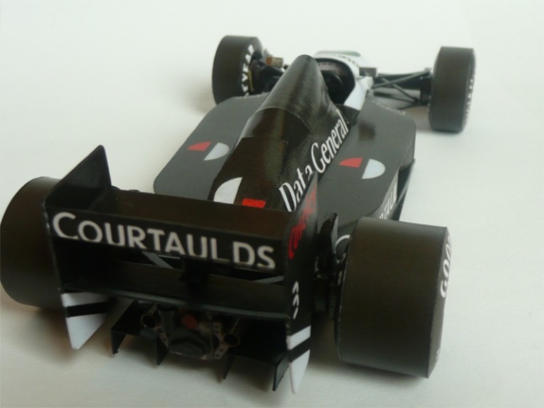 Tyrrell DG/016 (Plná velikost v novém okně) Tyrrell DG/016