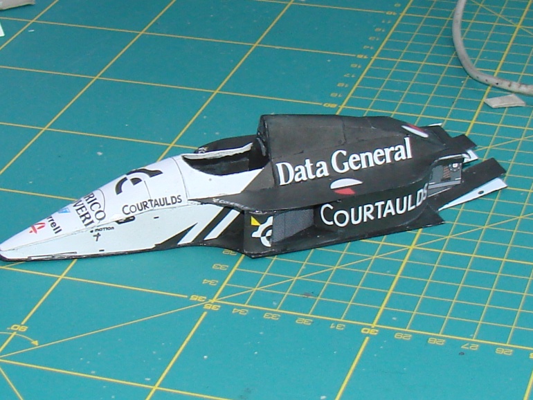 Tyrrell DG/016 (Plná velikost v novém okně) Tyrrell DG/016