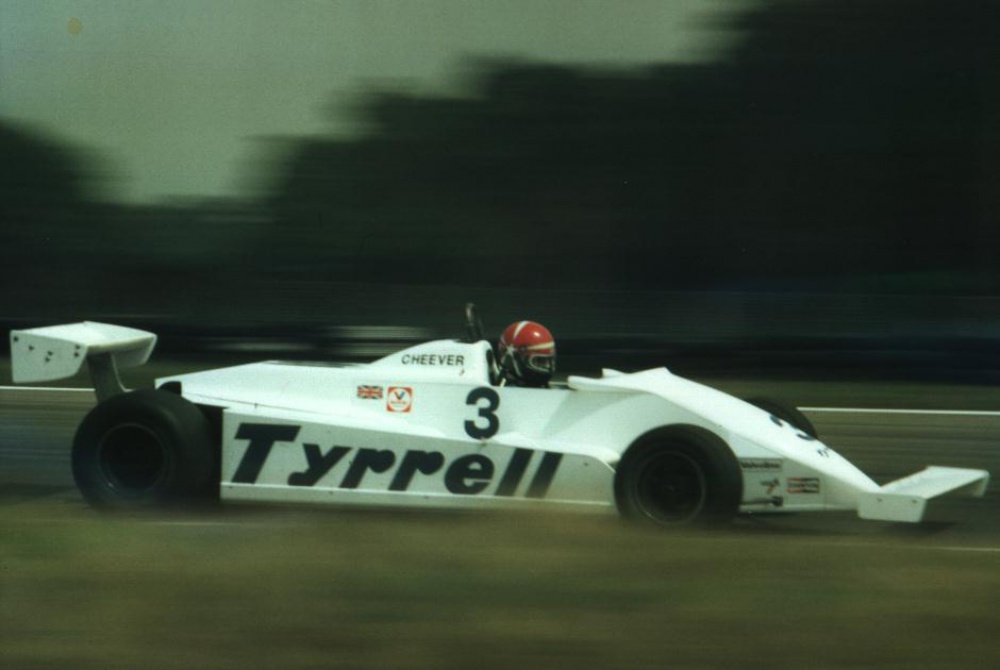 Tyrrell 011.81 trojverze (Plná velikost v novém okně) Tyrrell 011.81 trojverze