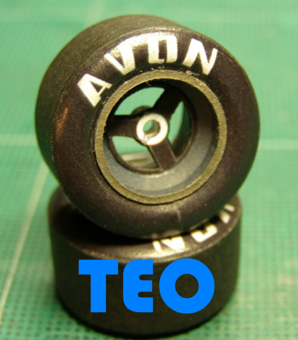 Tyrrell 011.81 trojverze (Plná velikost v novém okně) Tyrrell 011.81 trojverze