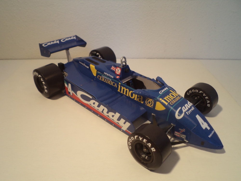 Tyrrell 011 Ford, B. Henton GP, San Marino 1982 (Plná velikost v novém okně) Tyrrell 011 Ford, B. Henton GP, San Marino 1982