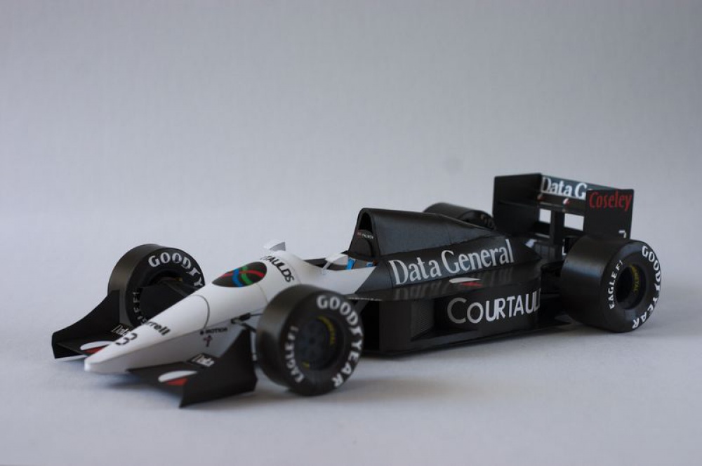 Tyrrell DG 016 (Plná velikost v novém okně) Tyrrell DG 016