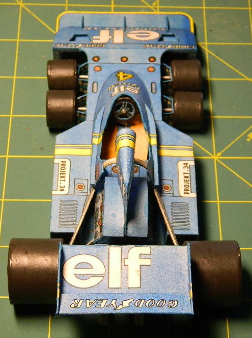 Tyrrell P34 retro (Plná velikost v novém okně) Tyrrell P34 retro