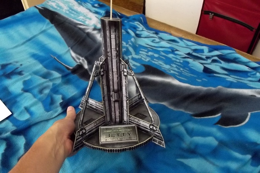 251826