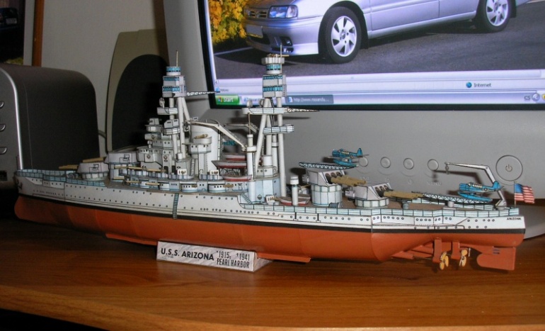 USS Arizona (Plná velikost v novém okně) USS Arizona