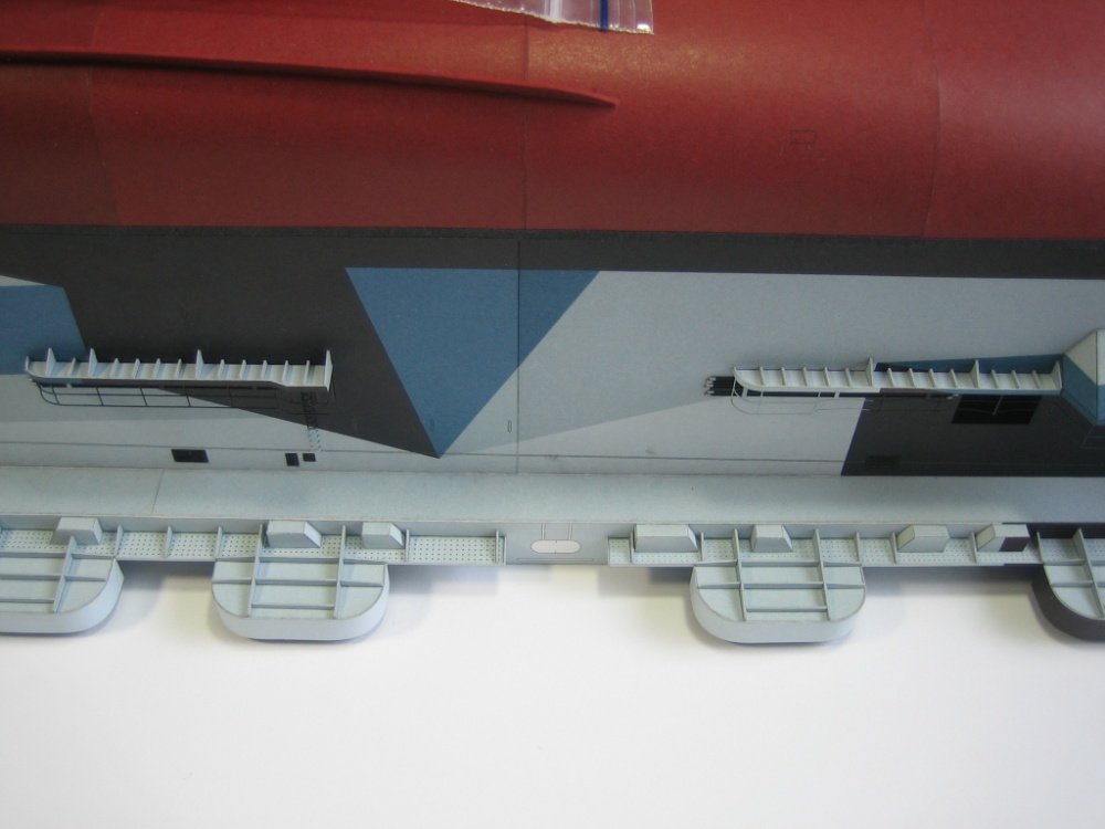 273831