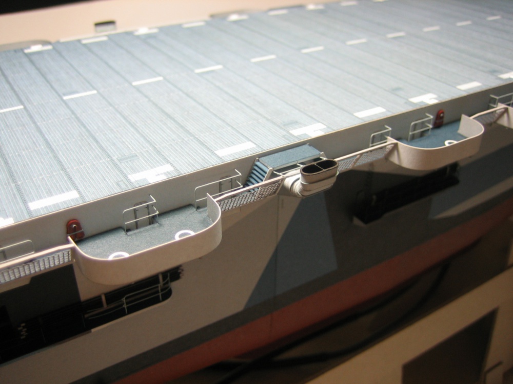USS Gambier Bay (Plná velikost v novém okně) USS Gambier Bay