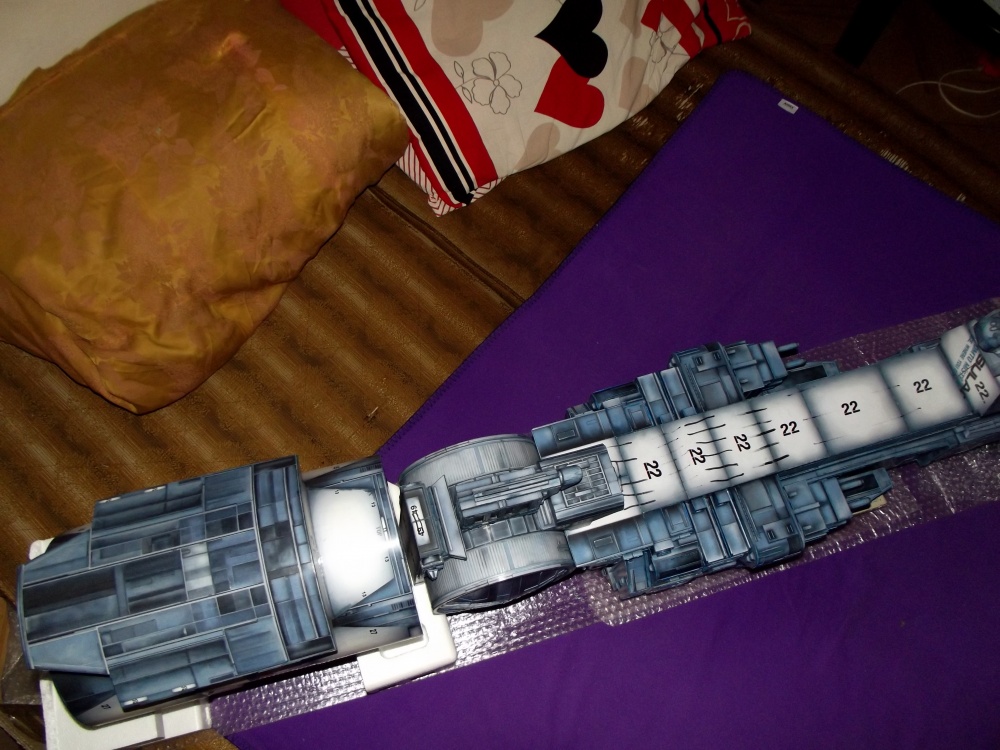 USS SULACO 1: 320 (Plná velikost v novém okně) USS SULACO 1: 320