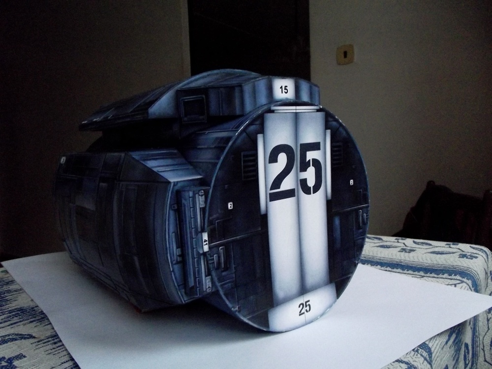 USS SULACO 1: 320 (Plná velikost v novém okně) USS SULACO 1: 320