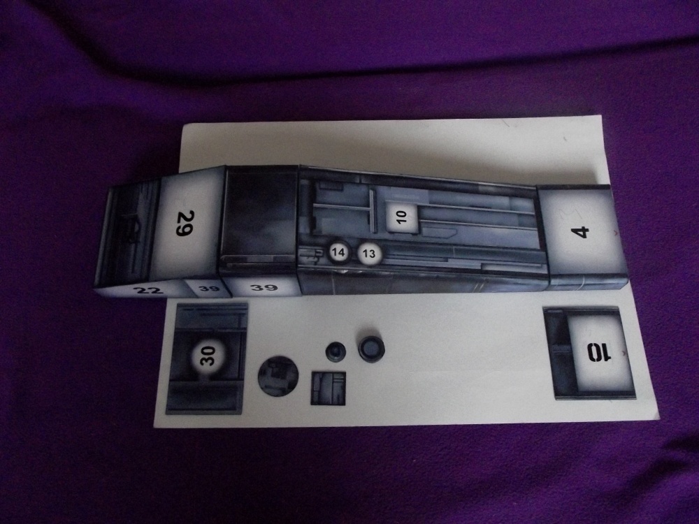 USS SULACO 1: 320 (Plná velikost v novém okně) USS SULACO 1: 320