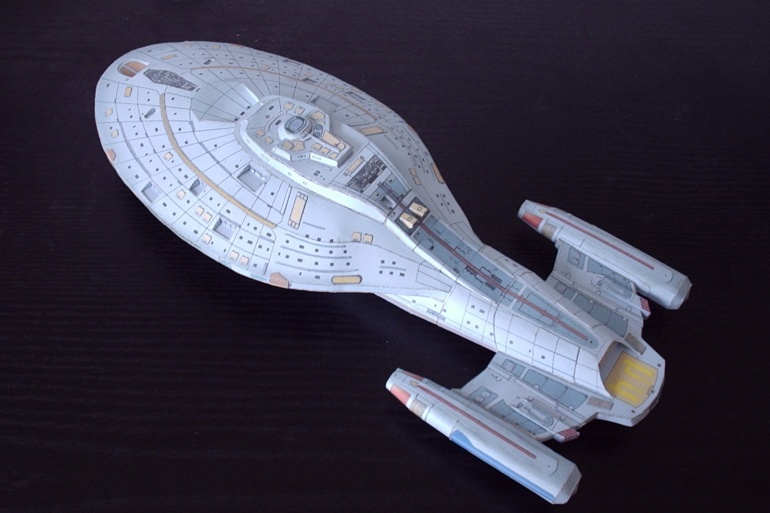 USS VOYAGER (Pln� velikost v nov�m okn�) USS VOYAGER