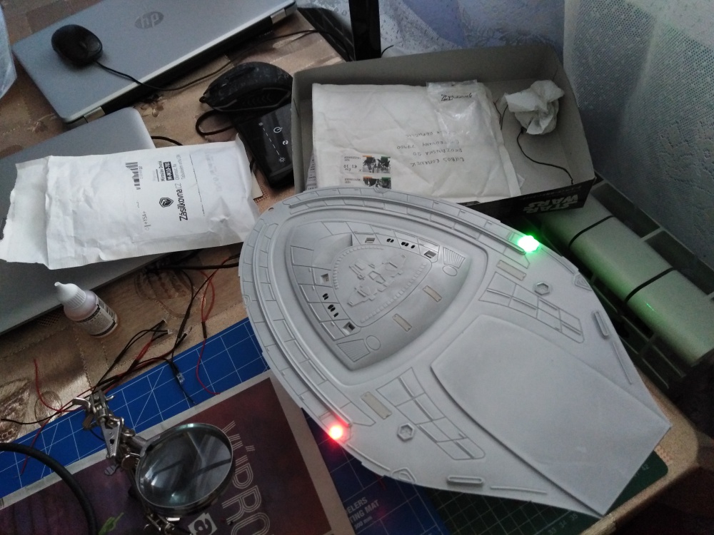 U.S.S. VOYAGER (Star Trek) Revell (Plná velikost v novém okně) U.S.S. VOYAGER (Star Trek) Revell