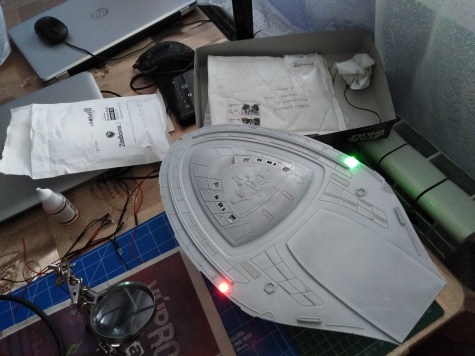 U.S.S. VOYAGER (Star Trek) Revell U.S.S. VOYAGER (Star Trek) Revell