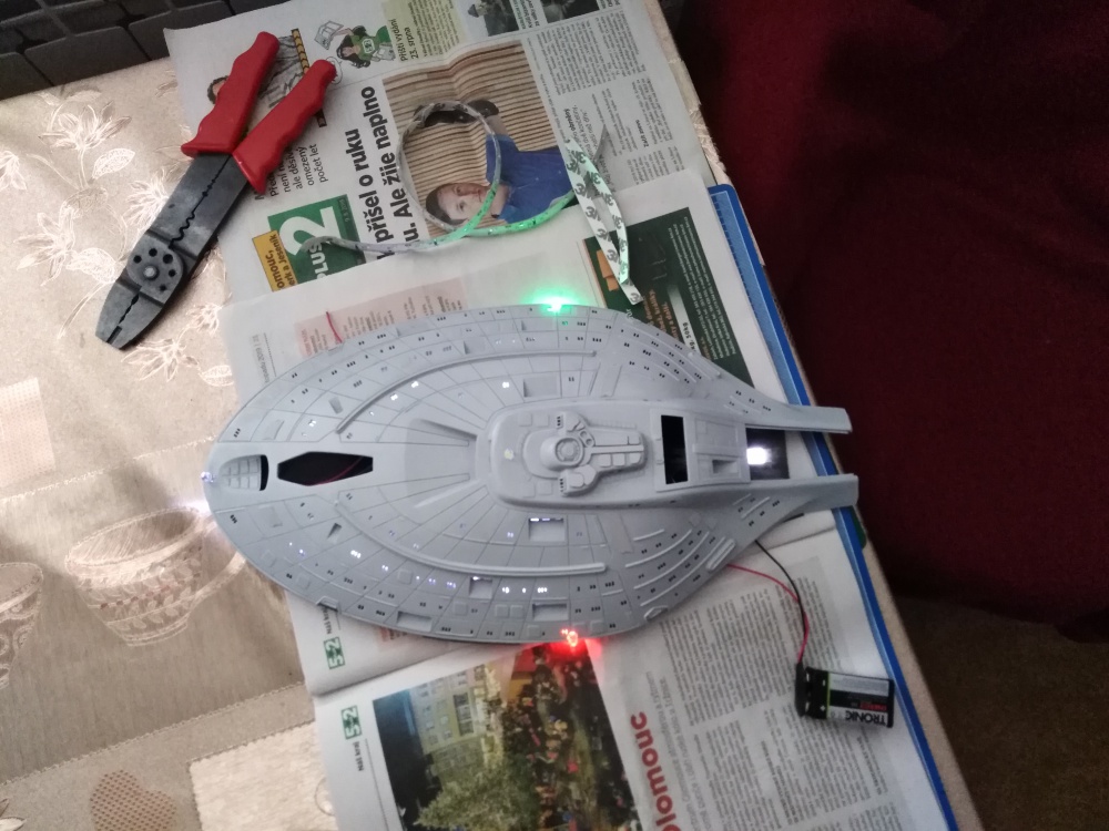U.S.S. VOYAGER (Star Trek) Revell (Plná velikost v novém okně) U.S.S. VOYAGER (Star Trek) Revell