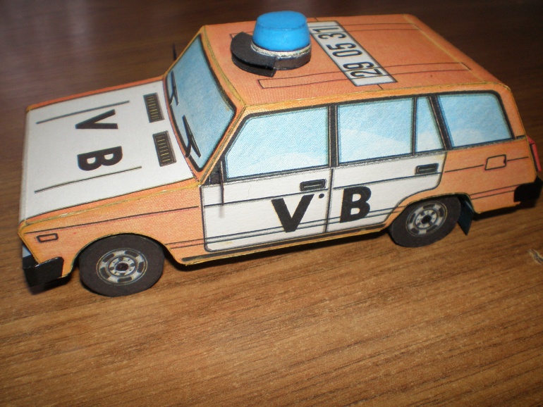 VAZ 2104 (Plná velikost v novém okně) VAZ 2104
