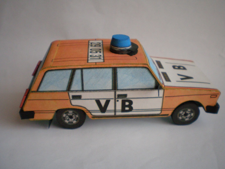 VAZ 2104 (Plná velikost v novém okně) VAZ 2104
