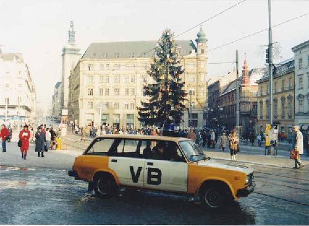 VAZ 2104 (Plná velikost v novém okně) VAZ 2104