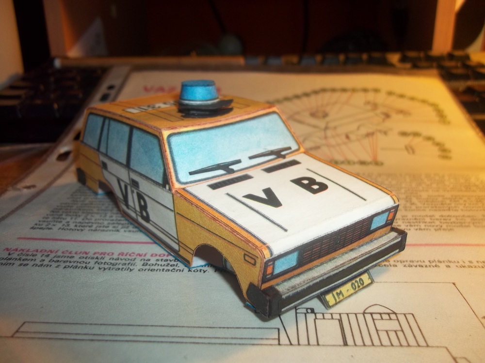 VAZ 2104 (Plná velikost v novém okně) VAZ 2104