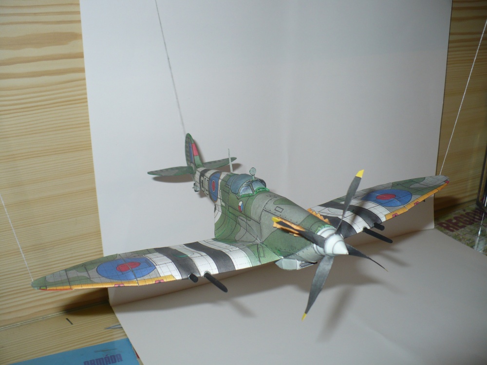 Vickers Supermarine Spitfire (Plná velikost v novém okně) Vickers Supermarine Spitfire