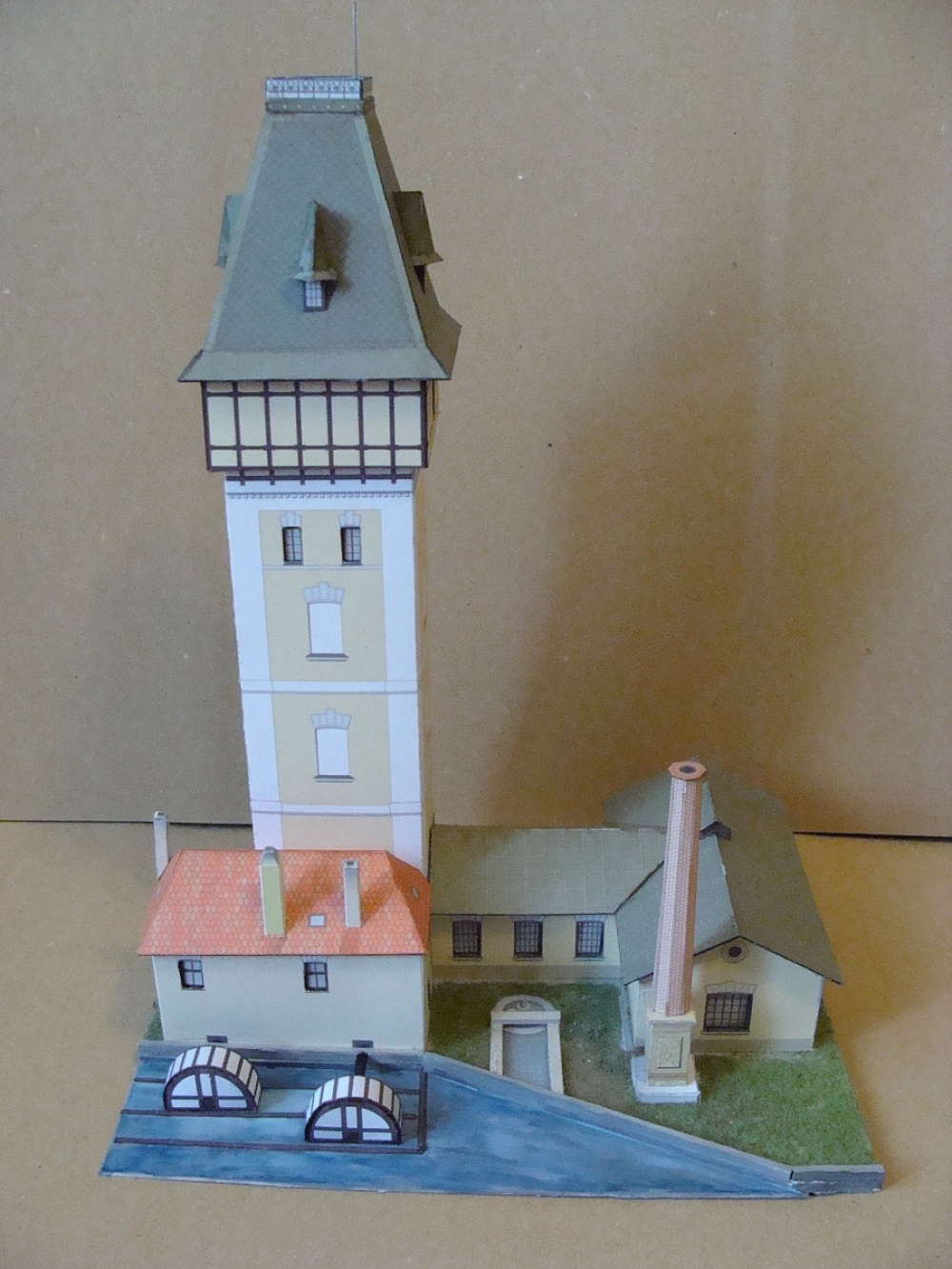 vodárenská věž České Budějovice (Plnďż˝ velikost v novďż˝m oknďż˝) vodárenská věž České Budějovice