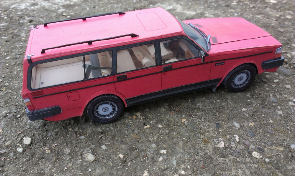 Volvo 245 (Plná velikost v novém okně) Volvo 245