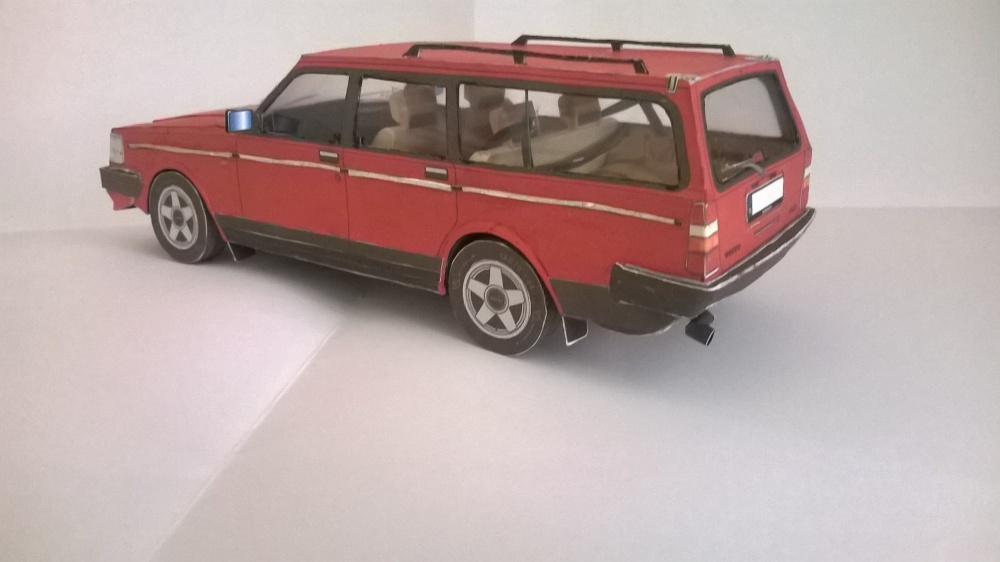Volvo 245 (Plná velikost v novém okně) Volvo 245