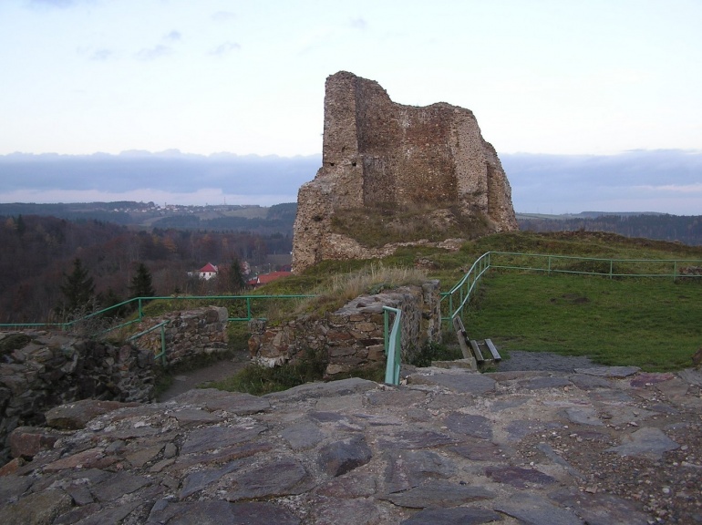 Výprava na hrad Lichnice (Plná velikost v novém okně) Výprava na hrad Lichnice