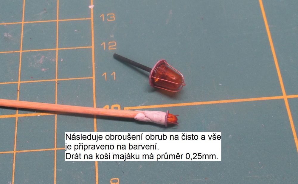 Výroba majáků a blinkrů (Plná velikost v novém okně) Výroba majáků a blinkrů